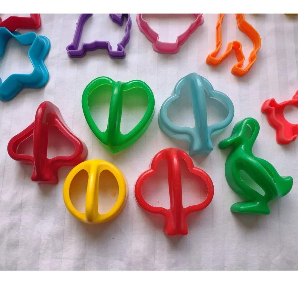 Large Lot‎ Cookie/Pie Cutters Shapes Animals People Vehicles Fun Lot#1